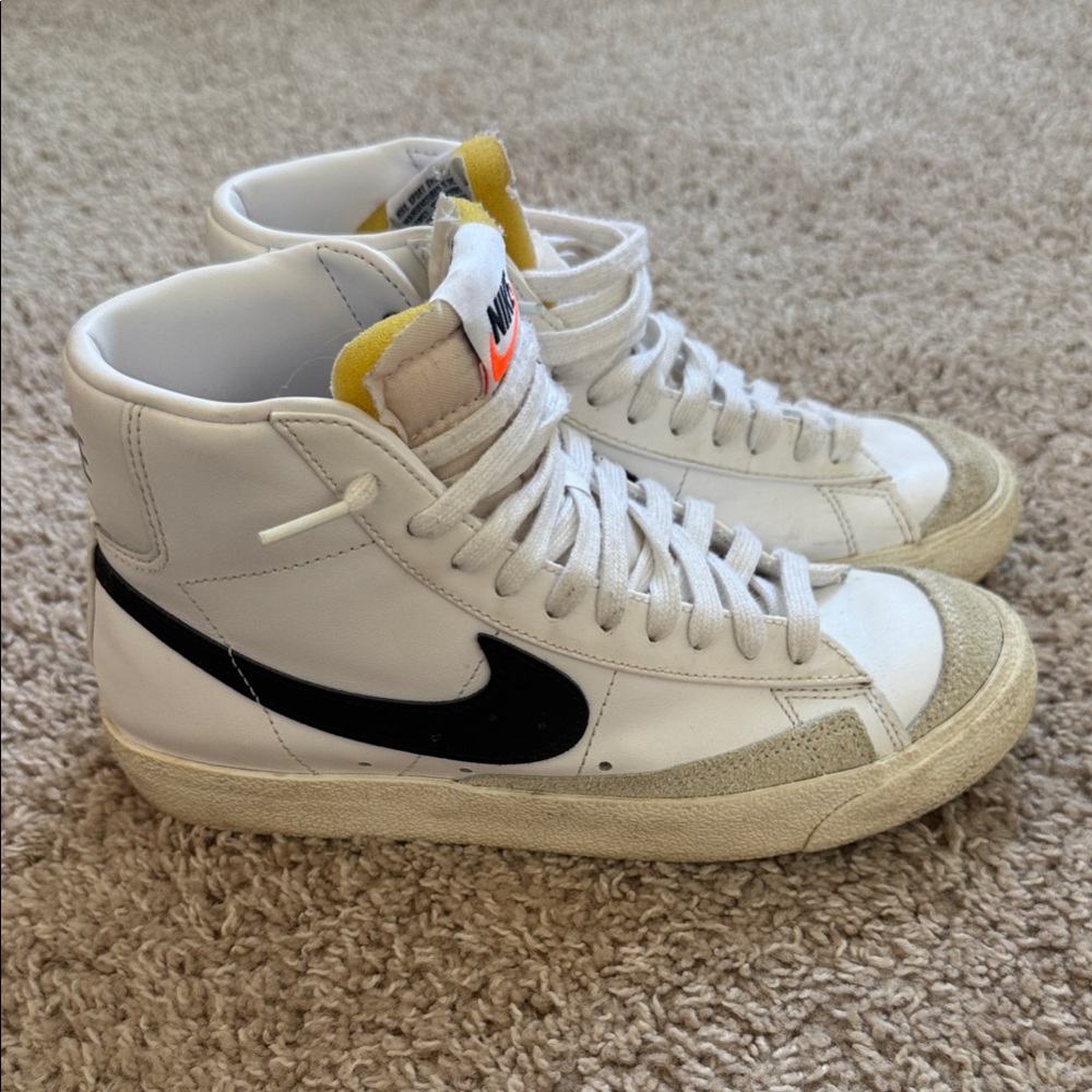Nike blazers White and Black High-Top Sneakers